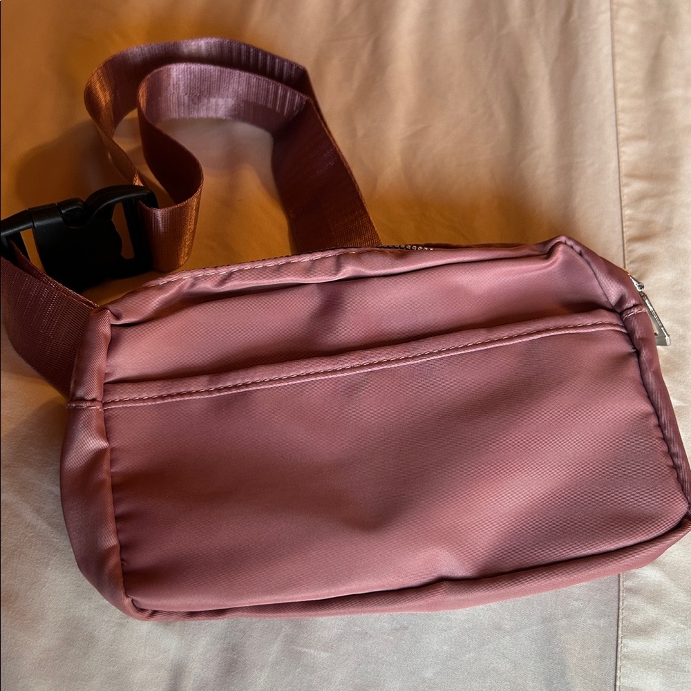 NWOT Mauve Belt Bag